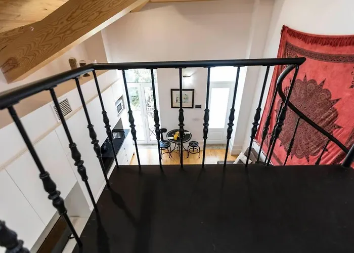 Down Town Apartman *